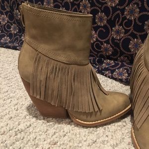Very Volatile Los Angeles Booties Size 6.5